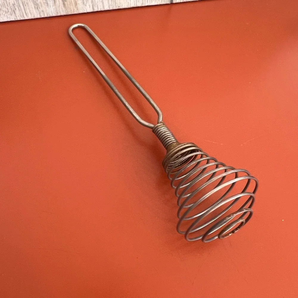 Vintage Metal Wire Coil Spring Whisk Beehive Tornado Kitchen Tool 8.5 Inch‎